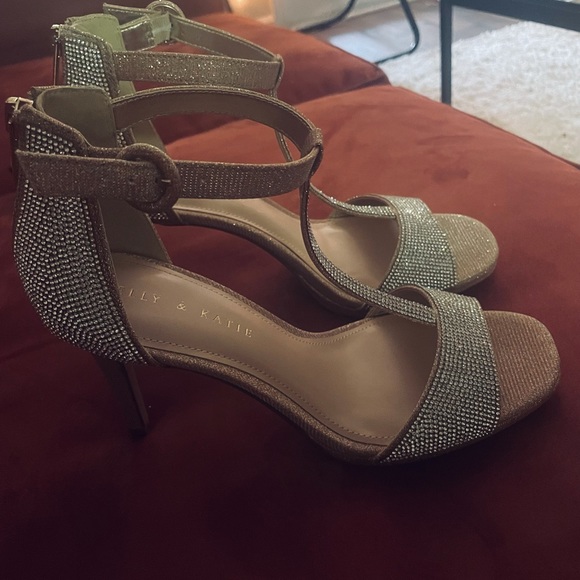 Kelly & Katie Conradd Women’s Sandal.❤️ - Picture 11 of 12